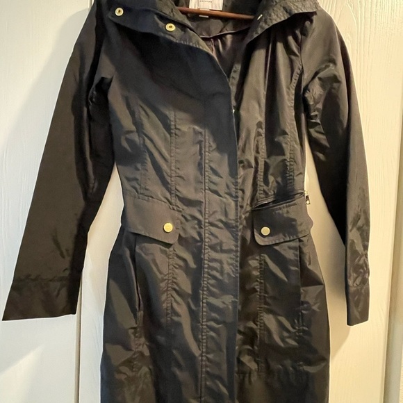 Cole Haan Signature Black Packable Rain Jacket with Hood and Pouch - Picture 4 of 14
